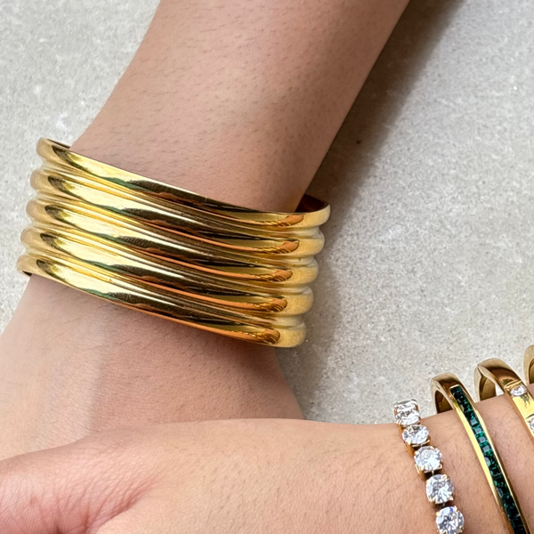 Nia Hand Cuff