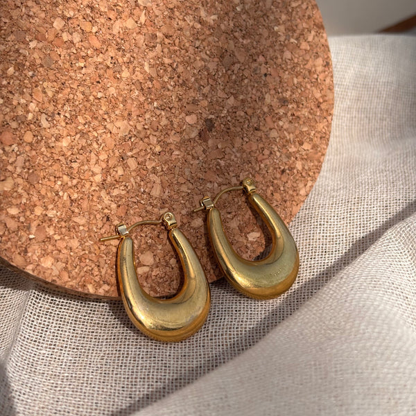 Millie Hoops